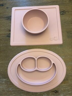 ezpz Mini Mat and Happy Bowl set
